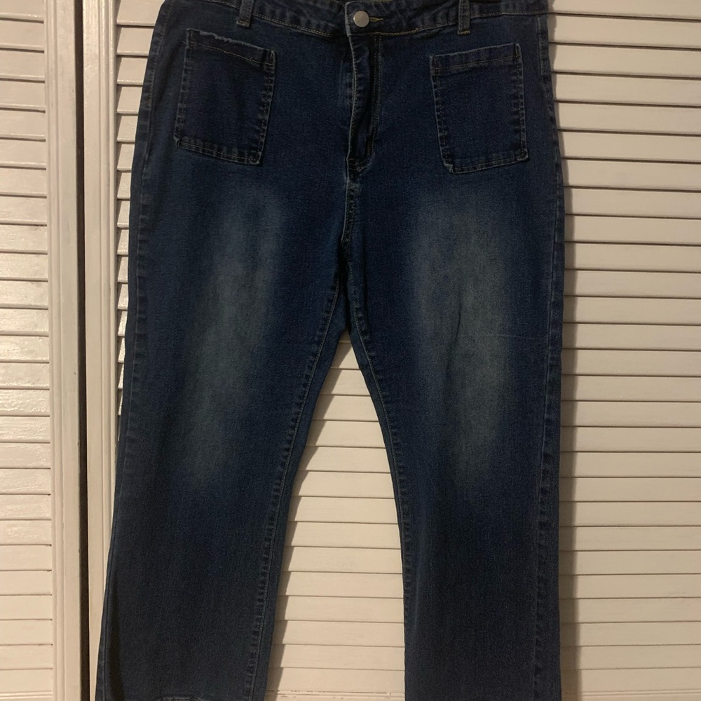 Relaxed Fit Medium Dark Denim Cropped Jeans for Women Size 12